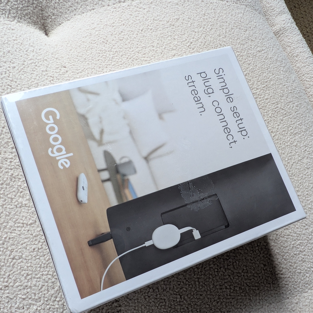 Google Chromecast with Google TV - NWT Unopened Box - Picture 3 of 5
